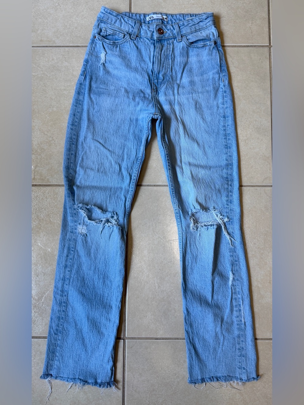 ZARA Distressed Straight Leg Jeans Women Size 4 US / 36 EU Light Wash Raw Hem